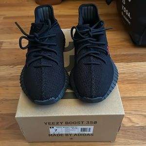 yeezy boost 350 v2 black/red